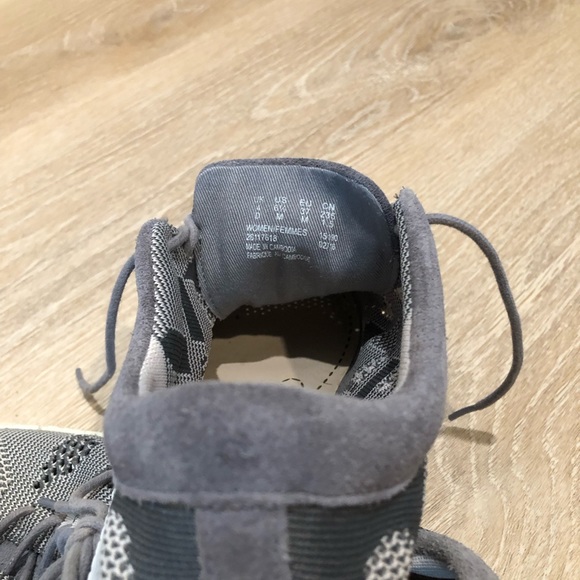 Clarks Glove Glitter (tan) size 6 1/2 women’s EUC - Picture 2 of 3